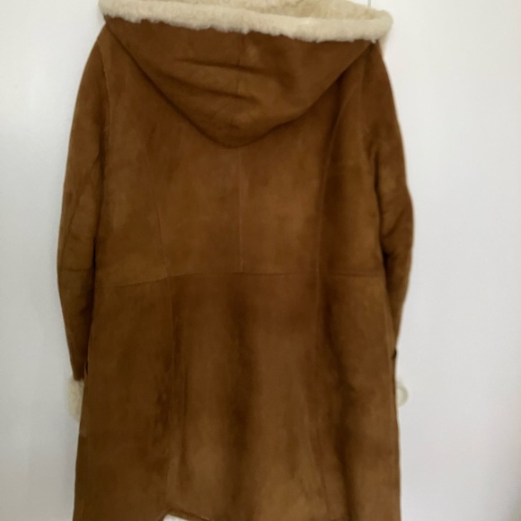 Danier Tan Sheepskin Coat with Hood - Médium- Worn only few Times - Picture 6 of 11